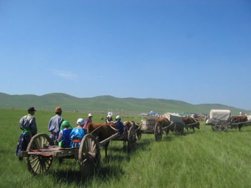 草原上的勒勒车