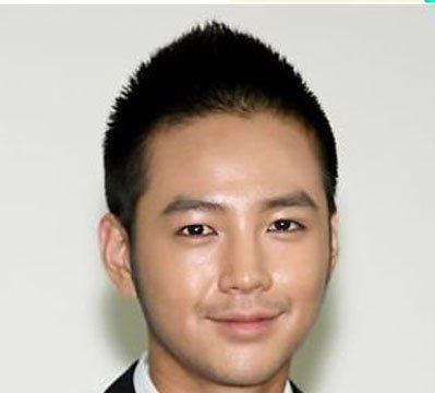 毛碎好看还是毛寸_2018最潮男士寸头