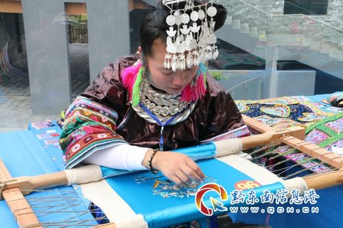 从江举行第二届"云上绣娘·百强巧手"刺绣大赛