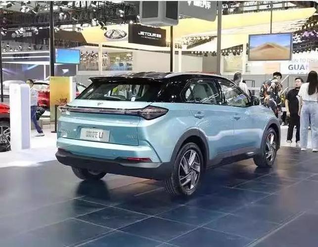哪吒u纯电动汽车