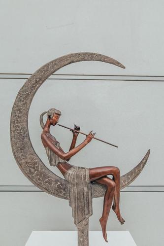 飞翔的梦——章华雕塑作品展