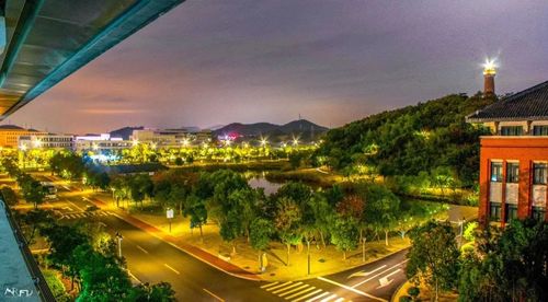 舟山校区还有一座神秘的 ——摘箬山岛 摘箬山岛是 浙江大学和舟山市