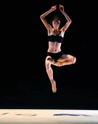 王媛媛 舞蹈艺术家,北京当代芭蕾舞团团长.