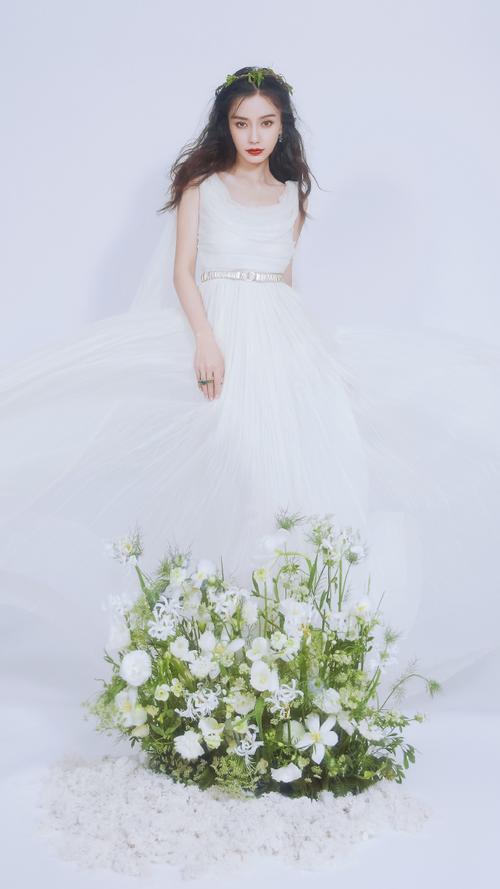 angelababy白色纱裙造型