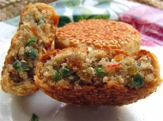  p>湖北九黄饼是荆州传统特色美味 a href="#">糕点 /a>,相传是源于