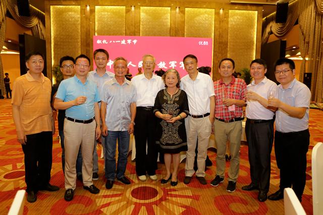 苏州市湖南商会蒋卫常务副会长,南通市湖南商会唐顺国会长,常州市湖南