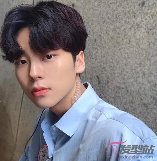 17岁男学生帅气发型校园男神必备发型推荐