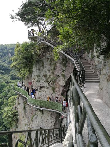 体验一奉化徐凫岩凌云渡玻璃栈道