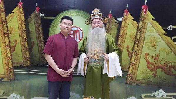 著名相声表演艺术家周炜拜京剧名家杜鹏为师