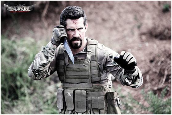 《战狼》的女主角是谁和片尾曲是什么?