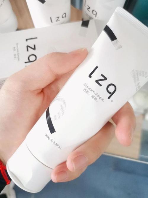 lzq虾青素洗面奶反正,我也真心安利给所有油皮的小姐妹们,清洁力棒又