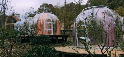 星空房让你躺看月球星云