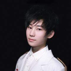 张真源 饰 胡真