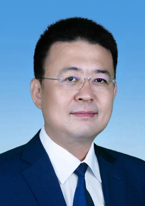 男,汉族,1974年4月生,研究生,法学硕士,中共党员,现任遂宁市委副书记