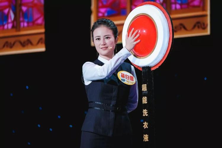 央视体育解说员刘星宇"一哭成名"?还曾是清华男模冠军