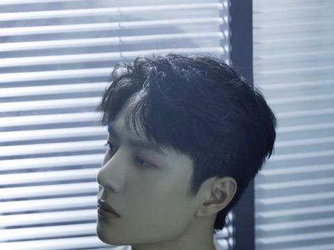 王一博晒博君一肖专属饰品爱心痣实锤预警粉丝脱粉回踩