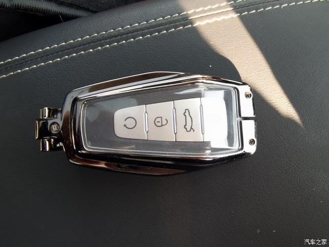 遥控钥匙,带远程启动功能,冬季天不下楼就可以将车子发动着