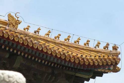 地位仅次于太和殿,檐角兽减去"行什",为9个;坤宁宫明代是皇后寝宫