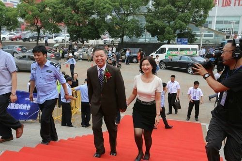 隆力奇公司优秀经销商杨再勇简介