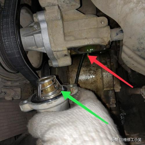 五菱车主在看到这样的情况后,同意更换一个新节温器.