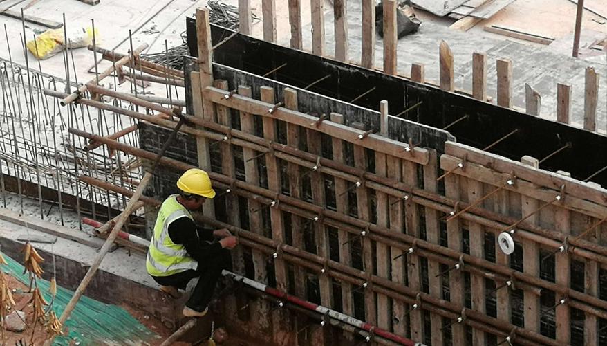 u型槽侧墙模板安装加固