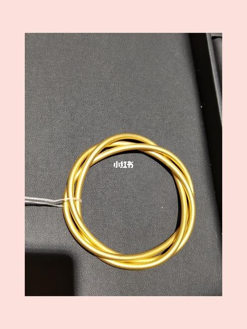 周生生新款手镯_手镯_周生生怎么样_blingbiing周生生