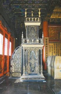 明代自鸣钟是何时移入交泰殿