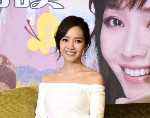 昆凌盗侯佩岑彩虹图事件后周杰伦夫妇的回应真假?