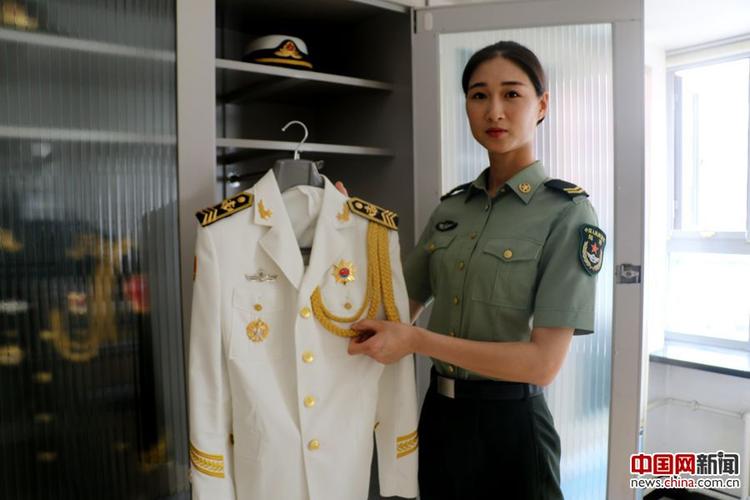 组图:记者探访三军仪仗队女兵中队( 1 / 16 )