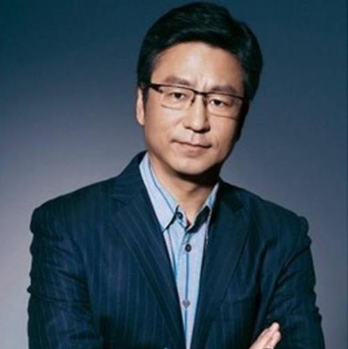 白岩松冯唐刘墉8位父亲写给孩子的话引人深思