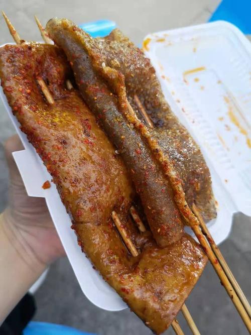 烤苕皮大家是喜欢串起的还是剪的