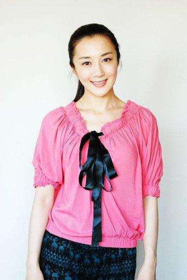 《天下人家》在京热拍 李依晓温柔演绎感人故事