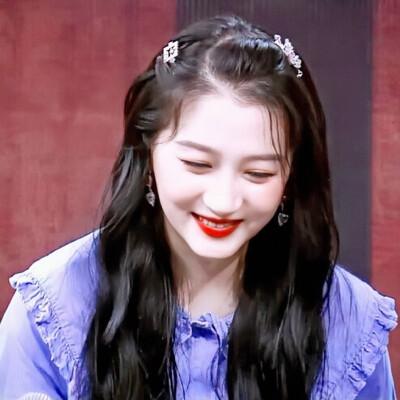 关晓彤绿洲头像