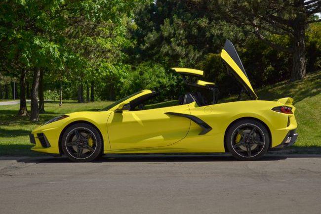 2021款雪佛兰克尔维特corvettestingray敞篷车友好的超级跑车