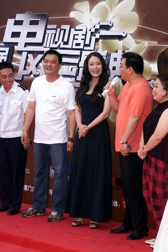 贾妮脱逃"麻辣军团" 转投"豆包"做"年糕"
