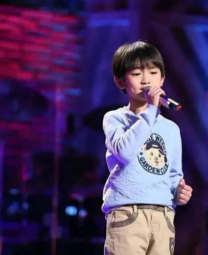 演唱者:周安信演唱歌曲:《天之大》周安信童鞋演唱了毛阿敏的《天之