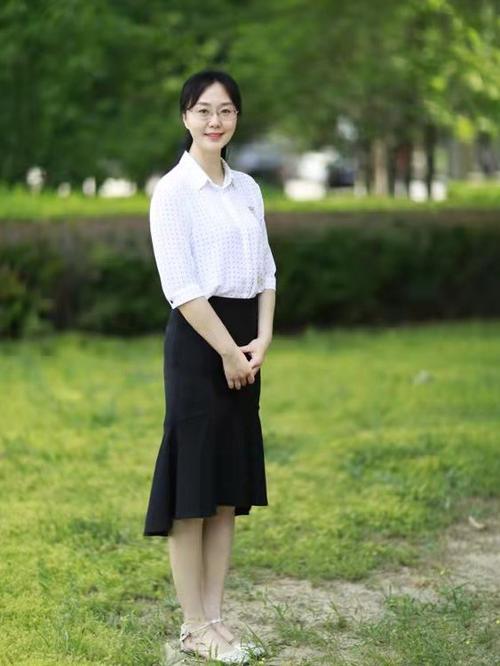 李佳
