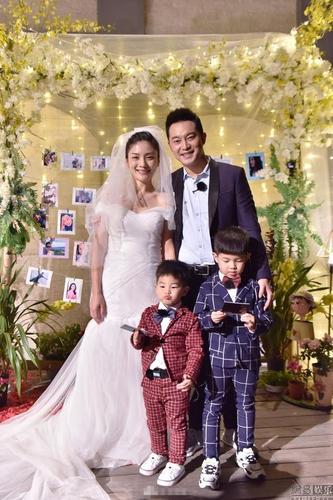 沙溢胡可拍婚纱照庆结婚六周年 沙溢亲手挑婚纱(全文)