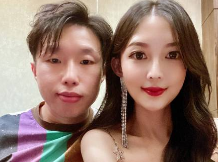 德云社相声演员烧饼迎二胎取名"饼干"曝b超照