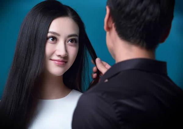 巴黎欧莱雅选择她,除了因为她契合了的优雅高贵品牌内涵,更多的是自信