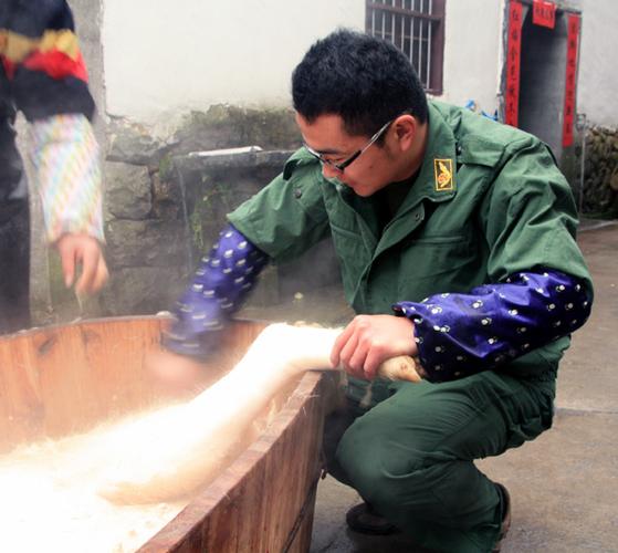 杀个猪儿过大年,现代化的屠宰场已经取代了许多自己找人杀猪的情况.