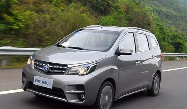 启辰七座商务车有几款式 启辰m50v在售仅2款(实用售价6万元)