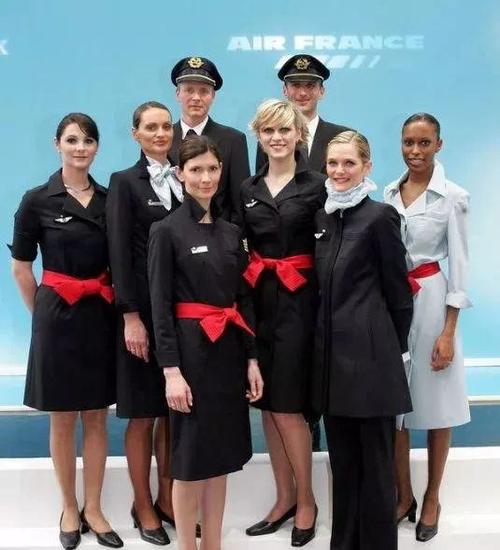 不同国家的空姐制服,中国海南真的是惊艳到我了!