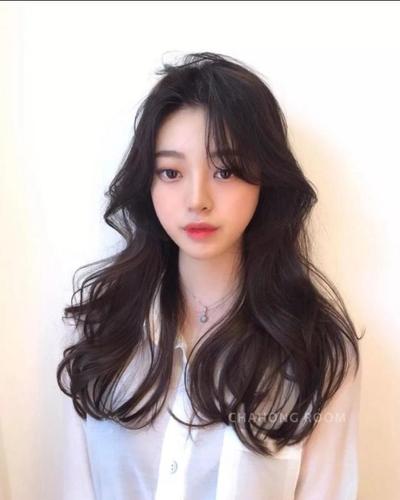 2020年长发怎么烫更好看,想要换发型的女生快来看看吧