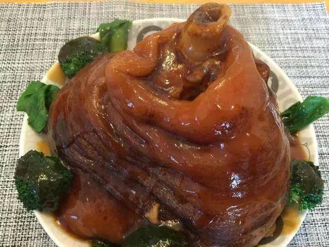 家常卤猪腿