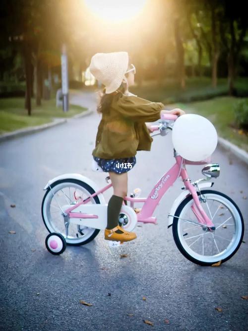 孩子骑自行车的好处都有哪 些~_骑车_自行车_运动_户外_亲子_糯米