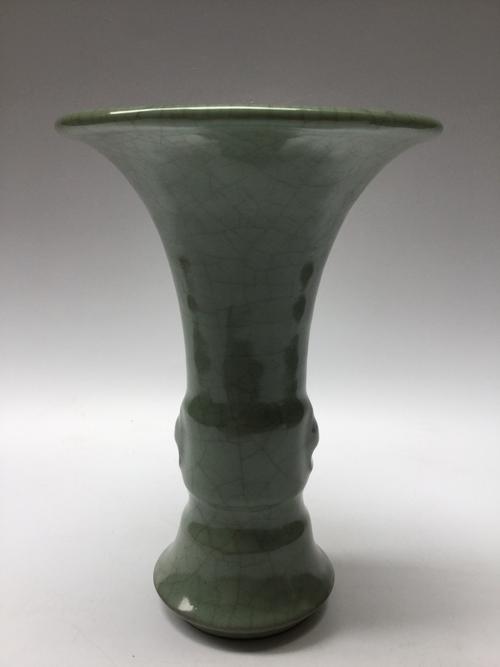 3号拍品:宋代官窑双耳花斛,高22,口径15.5,底6.5,0元起拍,加价50.