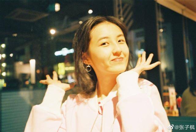 除了红毯发型,还有什么能阻挡张子枫成为下一个章子怡