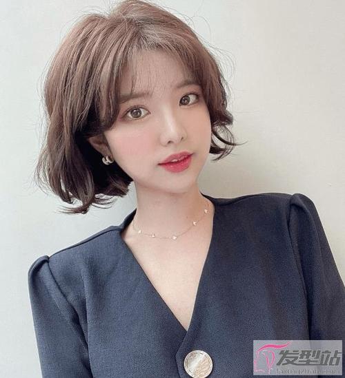 矮个子女生的发型推荐齐脸短发显脸小显身高