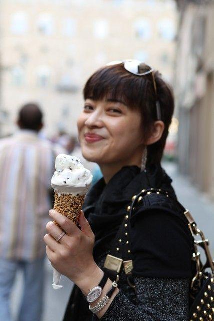 梅婷与鄢颇离婚不是因为他吃软饭嫁普通丈夫如愿当妈妈